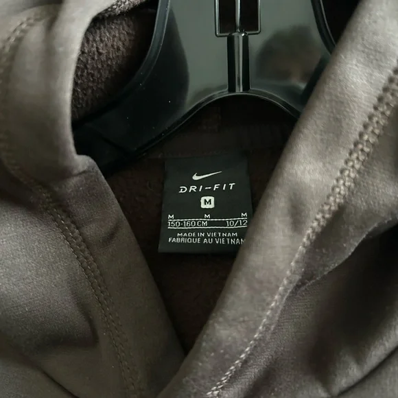 Boys NIKE Dark Brown Dri fit Hoodie with Bold Orange Helmet Graphic 10/12 - Picture 4 of 6